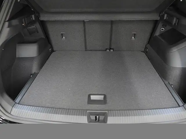 Volkswagen Tiguan view 8