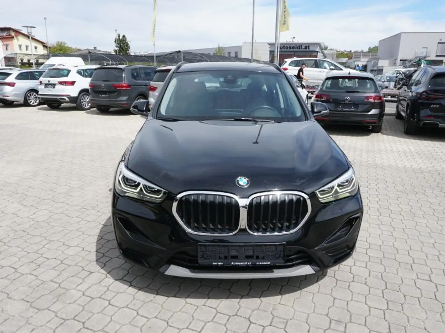 BMW X1 sDrive 16d Aut. *2022er+LED+NAVI* Schwarz - 2