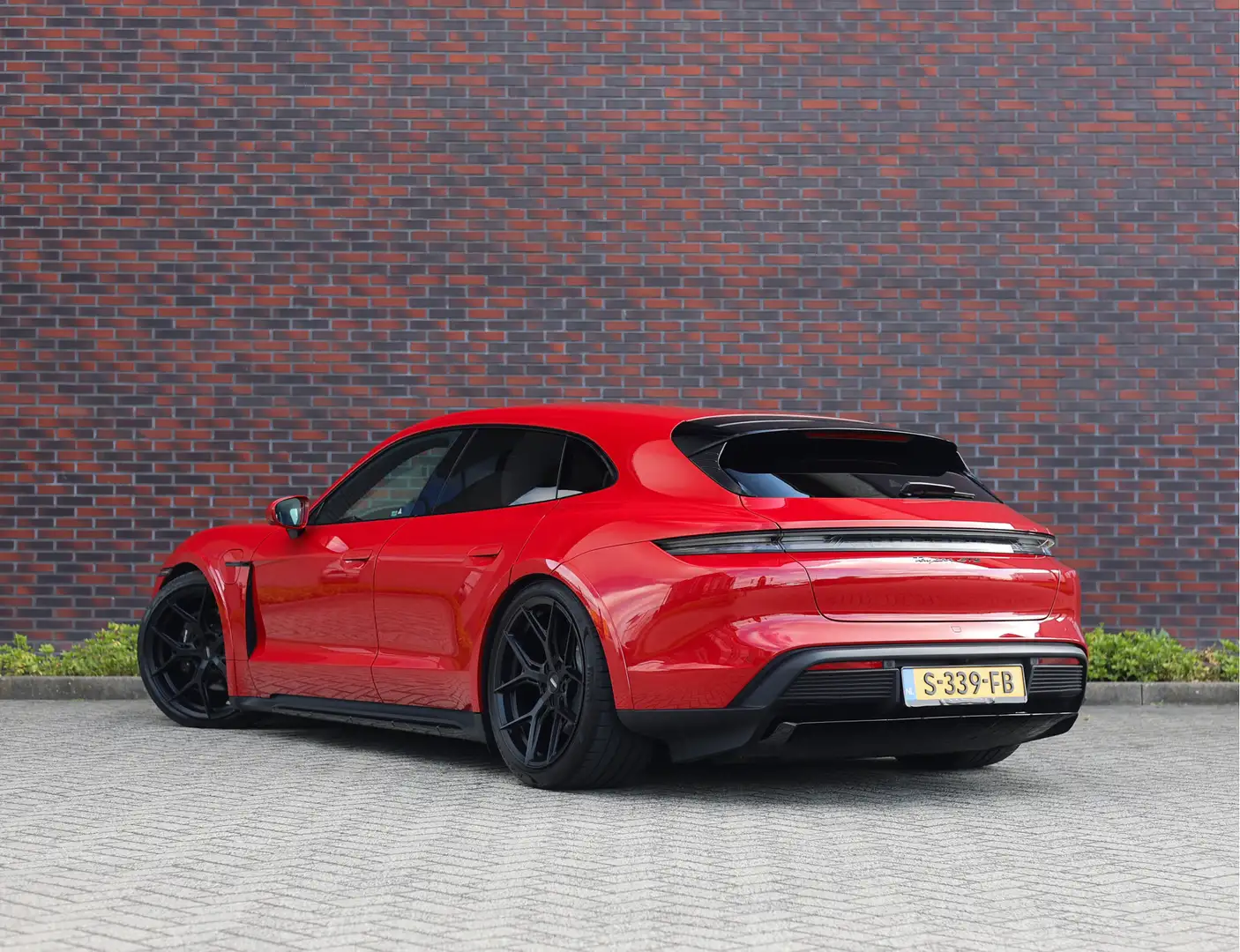 Porsche Taycan Cross Turismo 4 93 kWh *Pas.Display*Sport Chrono*V Kırmızı - 2