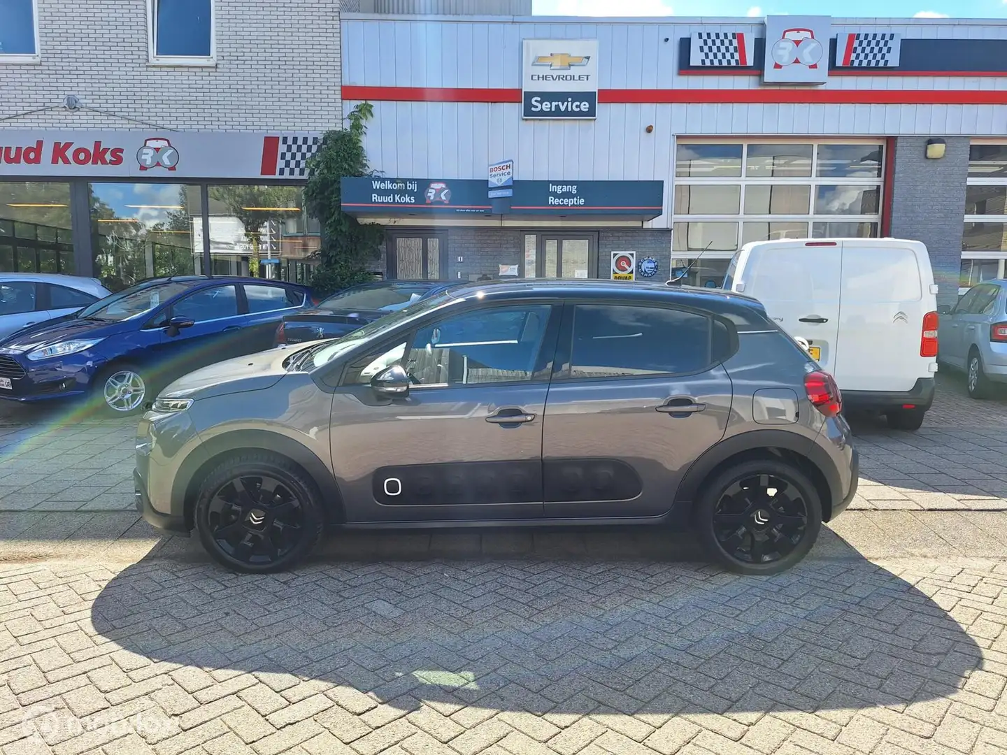 Citroen C3 1.2 PURETECH S&S SHINE / 1e Eigenaar / Carplay / Gris - 2