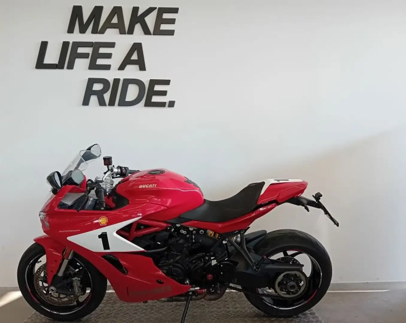 Ducati SuperSport 939 Rosso - 2