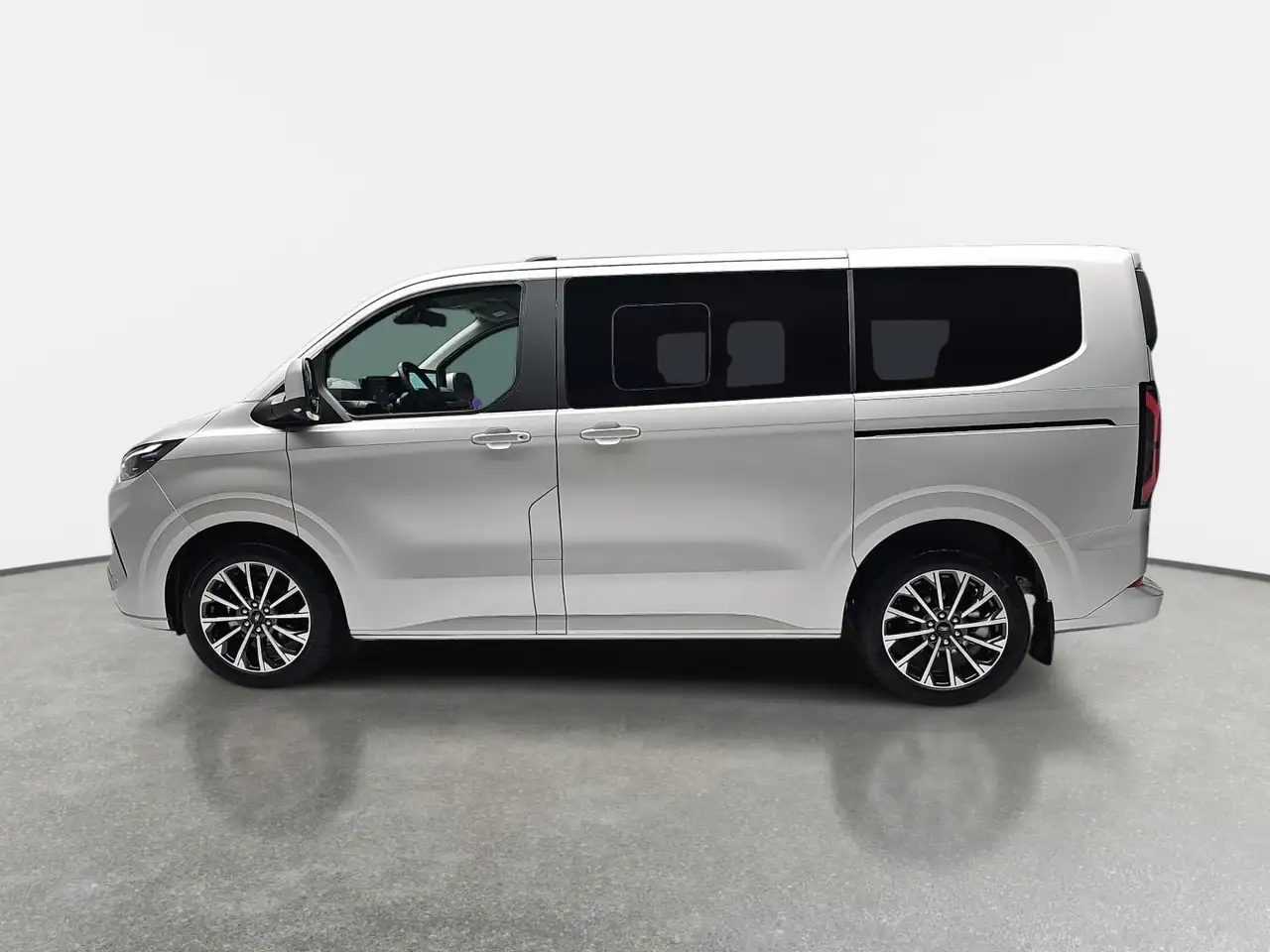 Ford Tourneo Custom TOURNEO CUSTOM 2.0 ECOBLUE AUTO. L1 TITANIUM X NAV 6