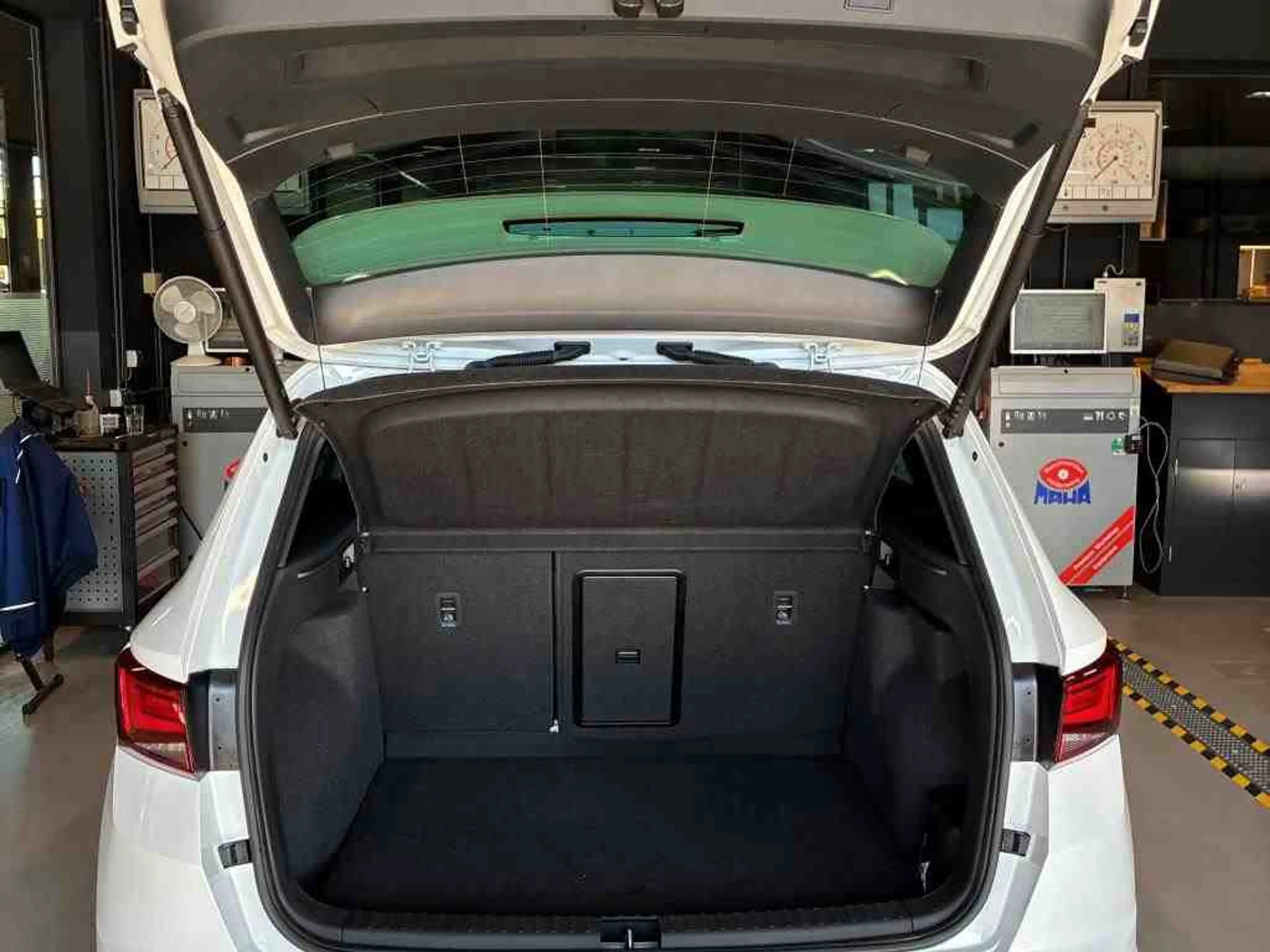 CUPRA Ateca VZ 2.0 TSI AHK Beats Frontscheibenh ACC Top View — photo 9