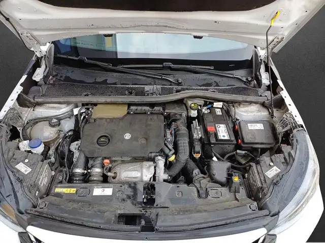 Peugeot 2008 view 8