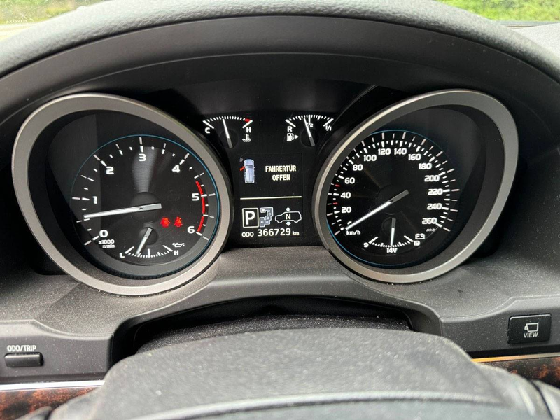 Toyota Land Cruiser 4.5 V8 D-4D Executive — photo 11