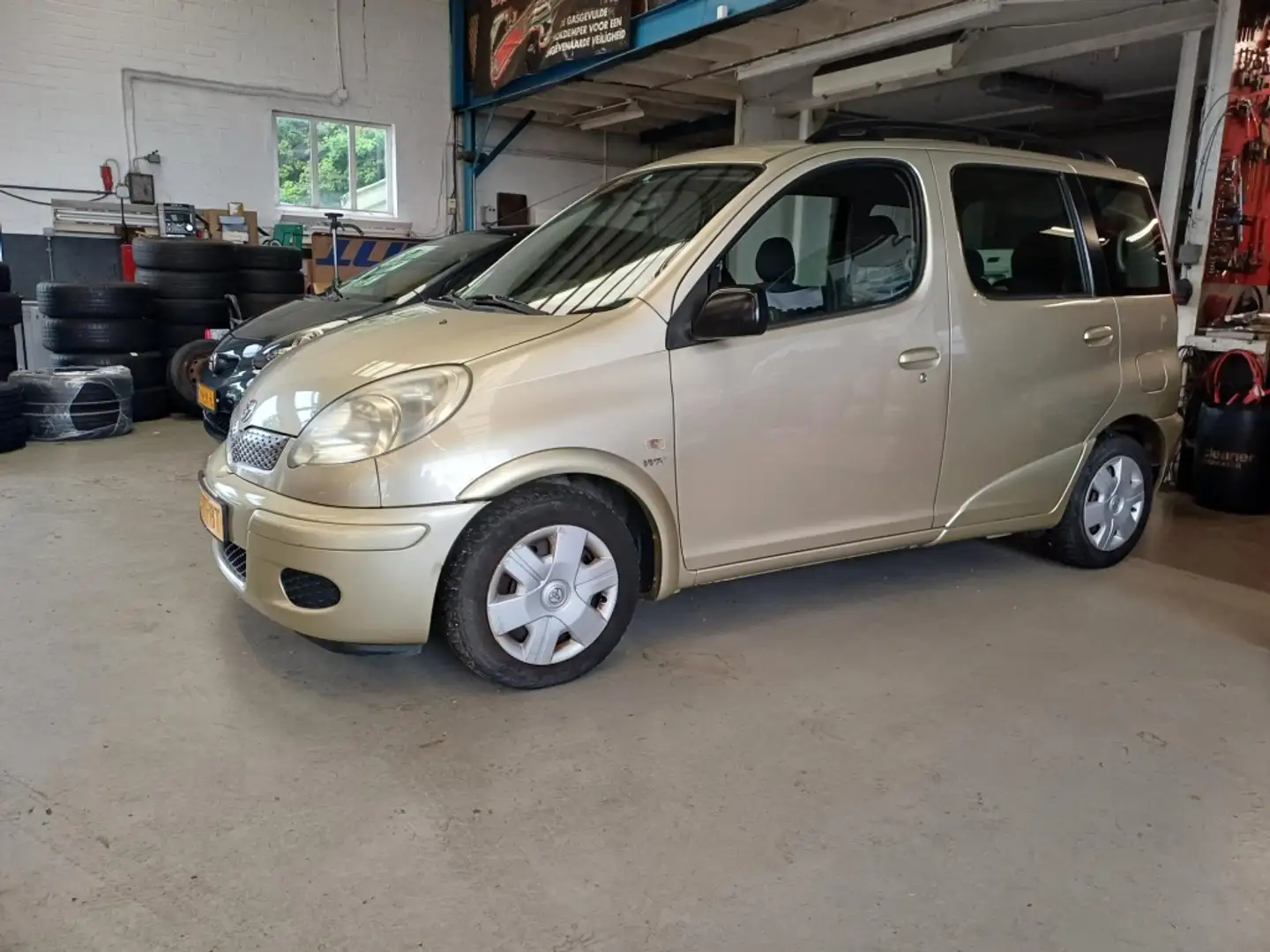 Toyota Yaris Verso 1.3 VVT-i Sol Beige - 2