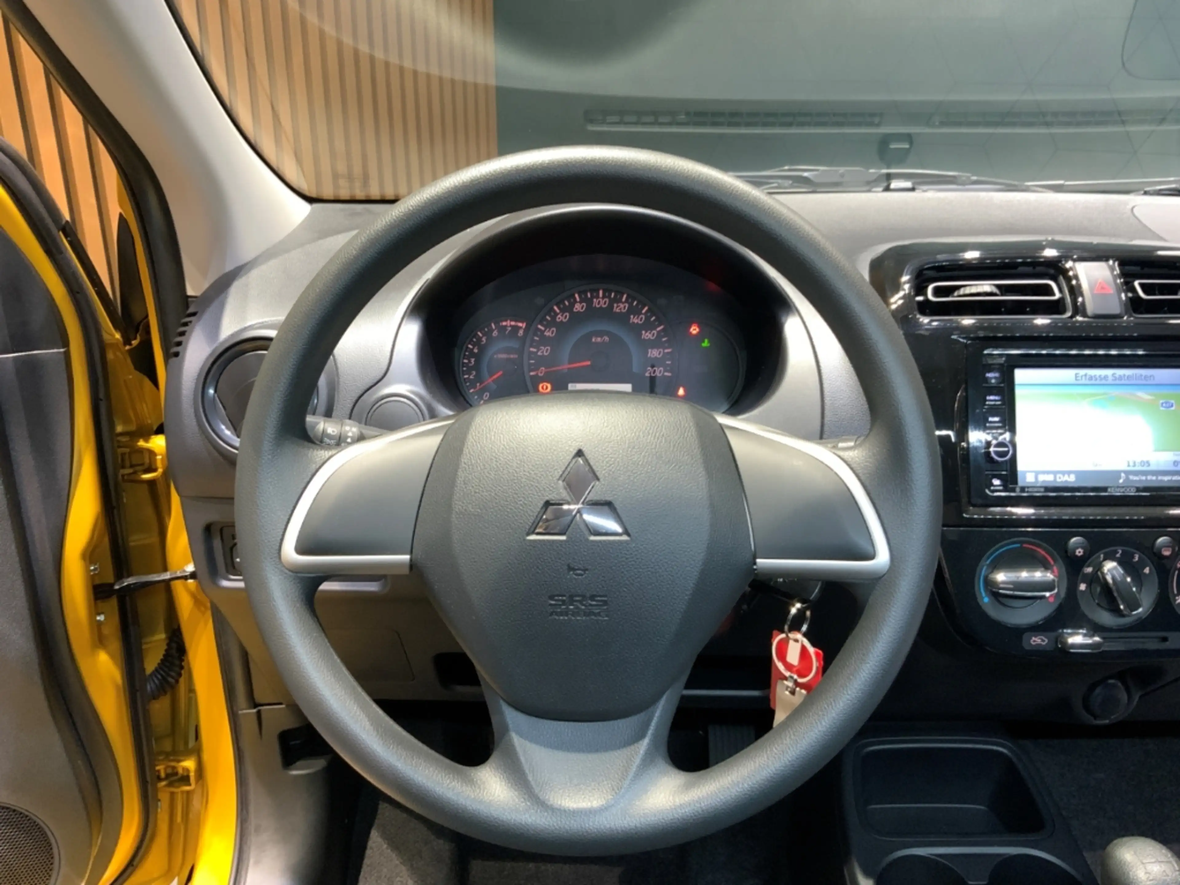 Mitsubishi Space Star Select 1.2 5-Gang+Navi — photo 15