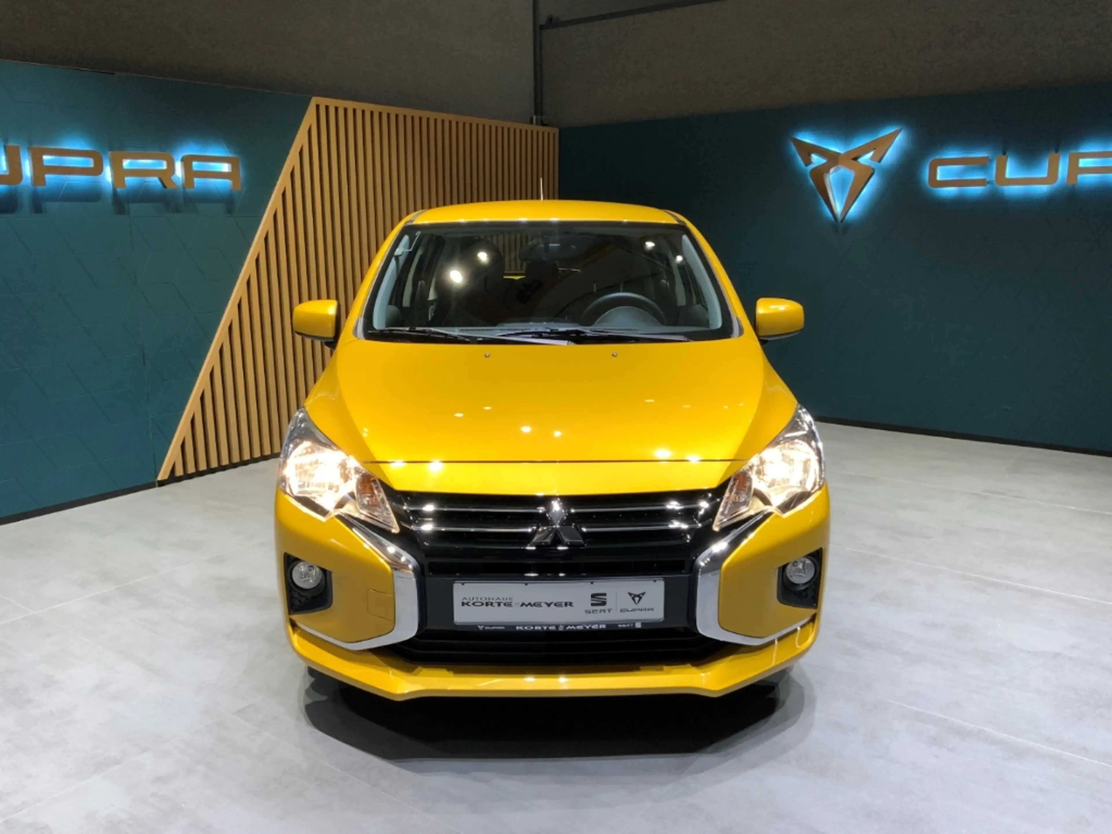 Mitsubishi Space Star Select 1.2 5-Gang+Navi — photo 3