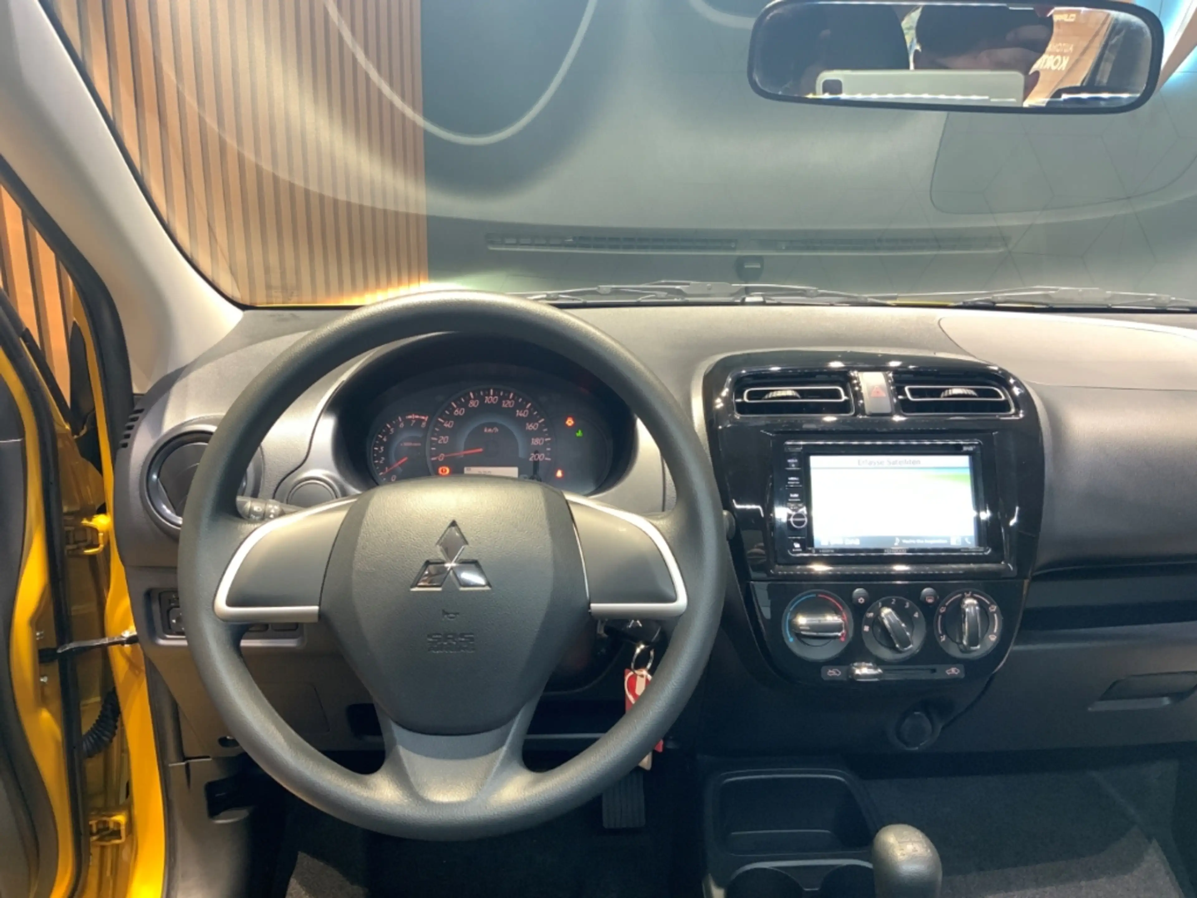 Mitsubishi Space Star Select 1.2 5-Gang+Navi — photo 14