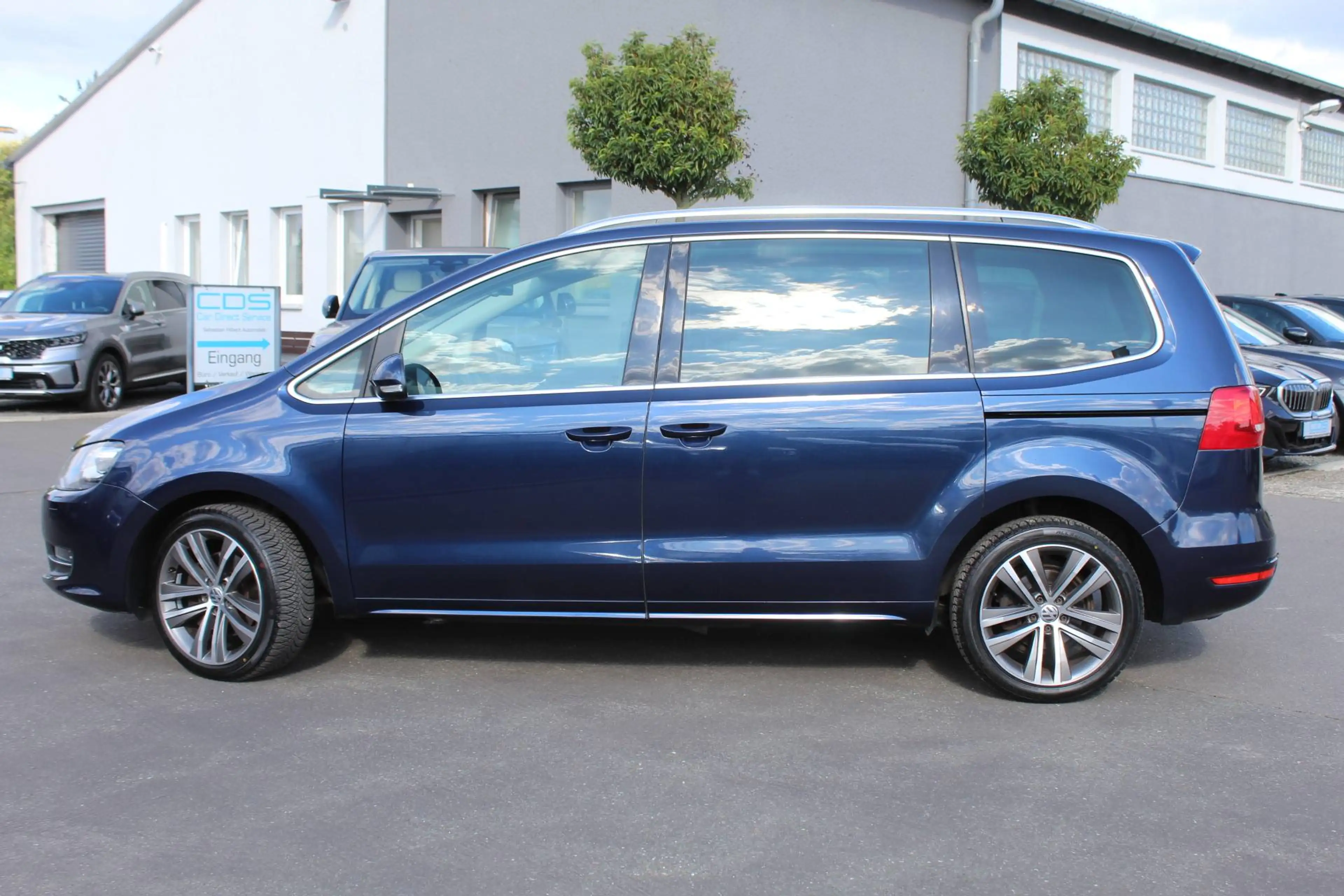 Volkswagen Sharan Highline 2.0 TSI DSG +AHK+Leder+Xenon+NAVI+RFK — photo 3