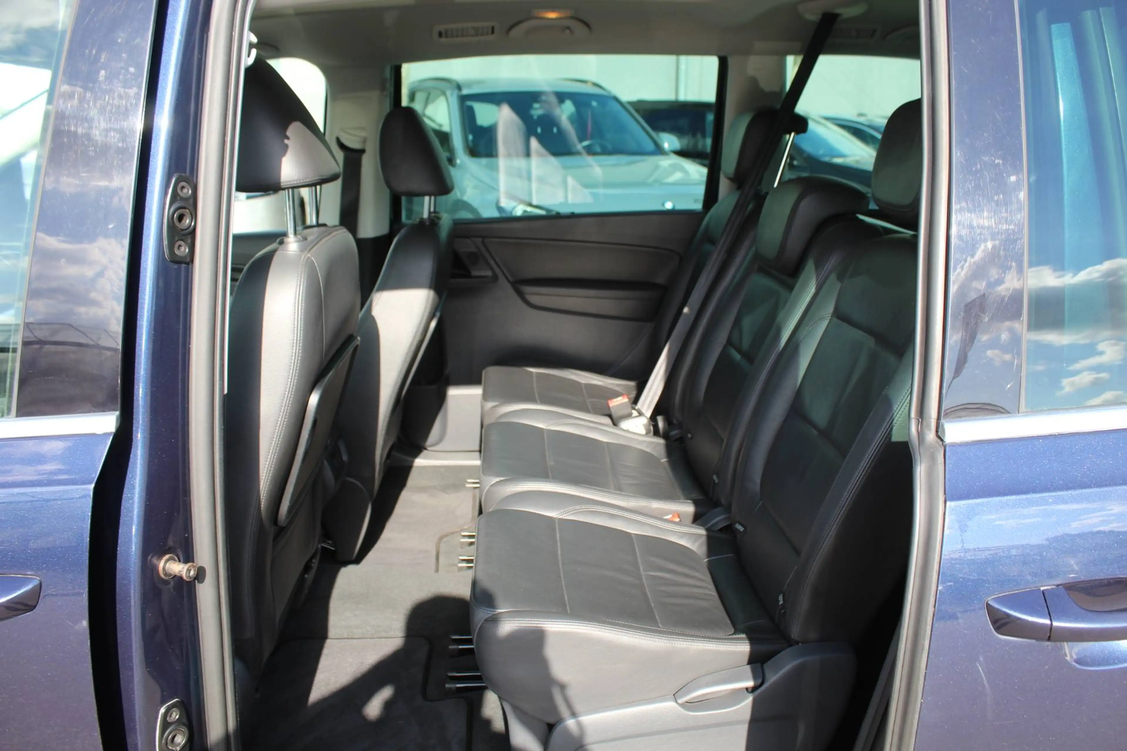 Volkswagen Sharan Highline 2.0 TSI DSG +AHK+Leder+Xenon+NAVI+RFK — photo 4