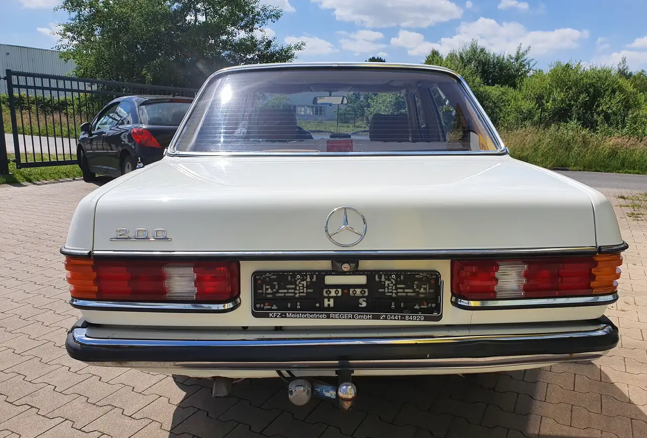 Mercedes-Benz 200 W123, foto 4
