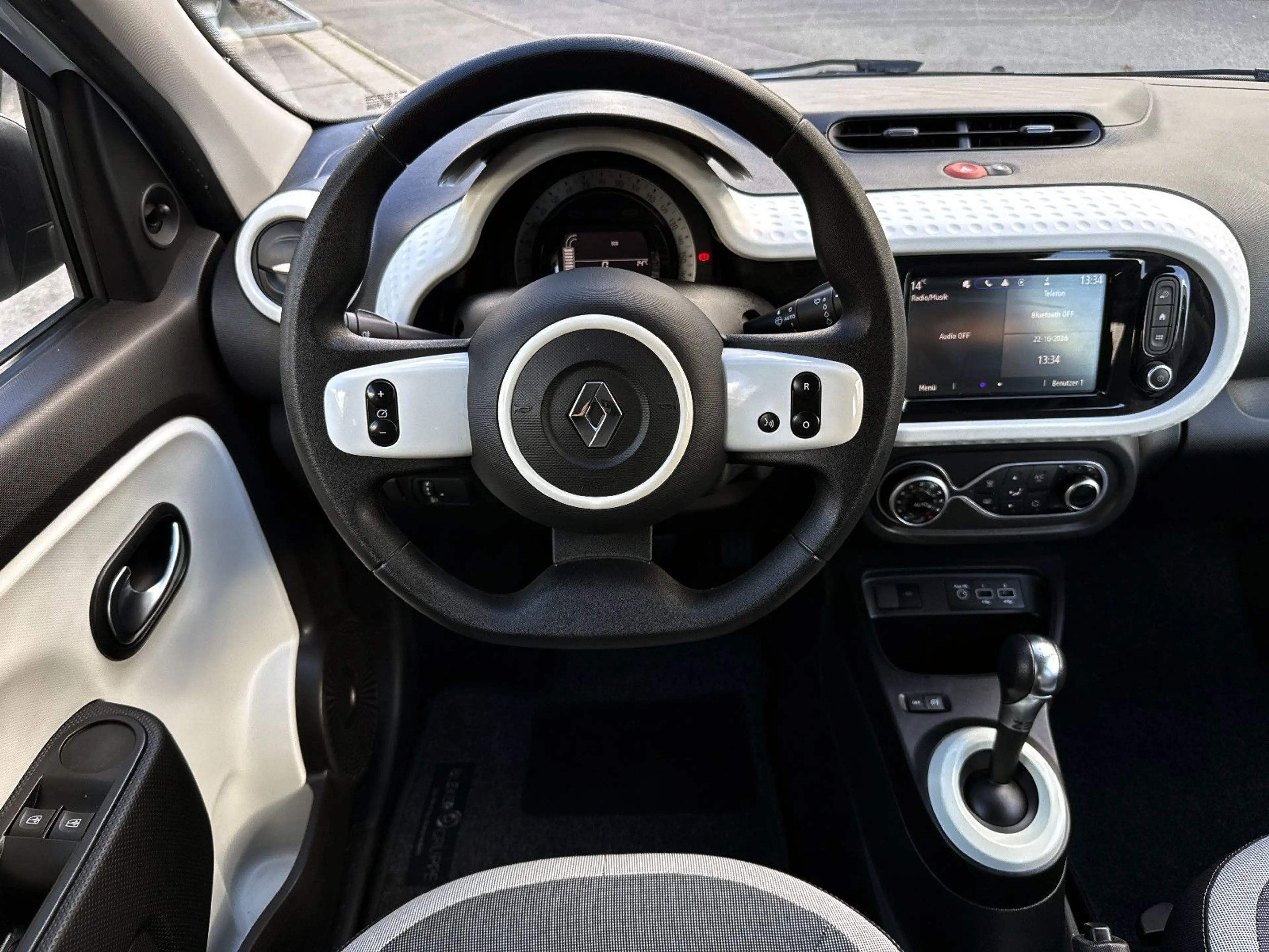 Renault Twingo Zen Electric 21kWh CarPlay KLIMA DAB MFKL — photo 8