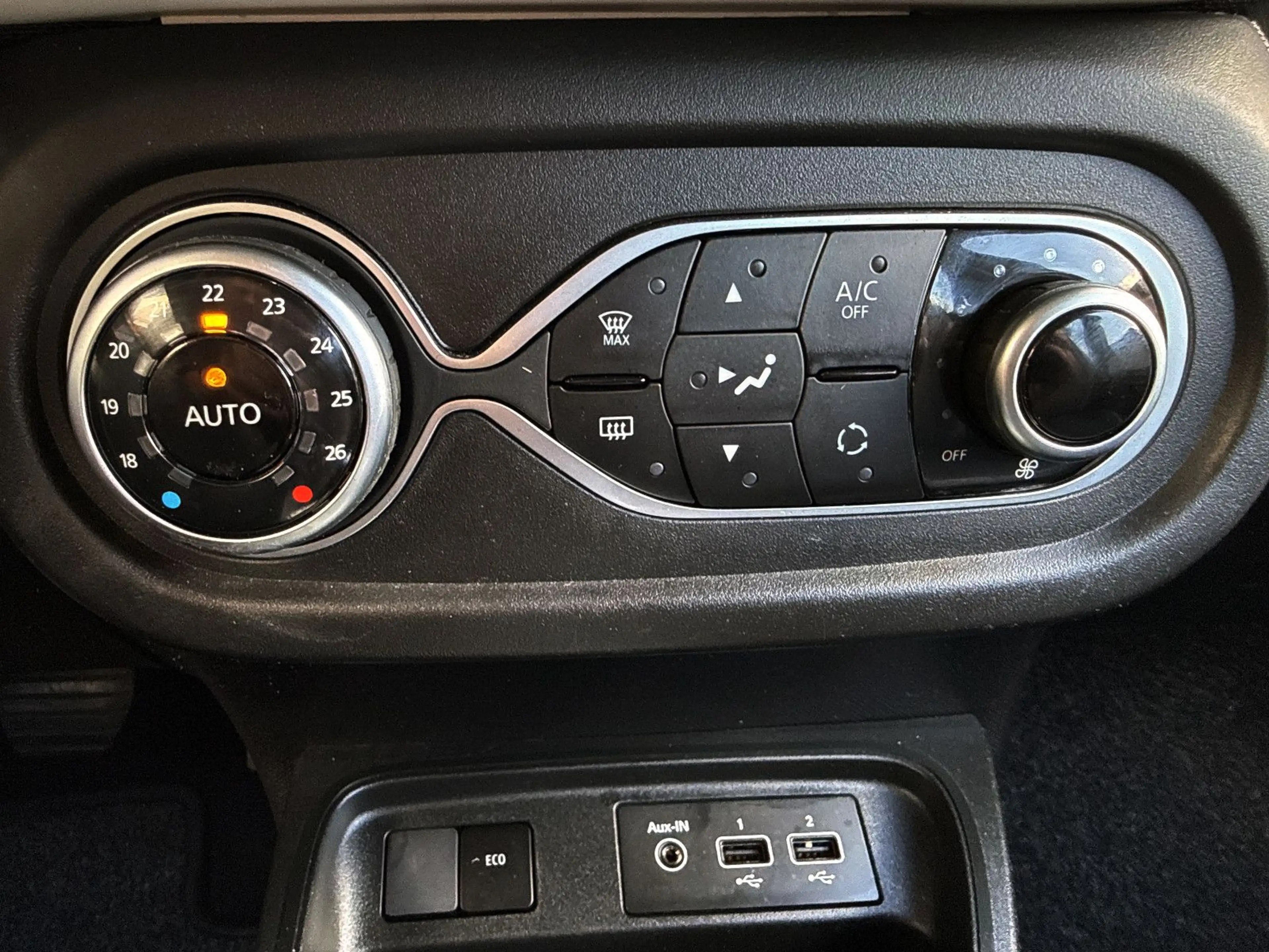 Renault Twingo Zen Electric 21kWh CarPlay KLIMA DAB MFKL — photo 14