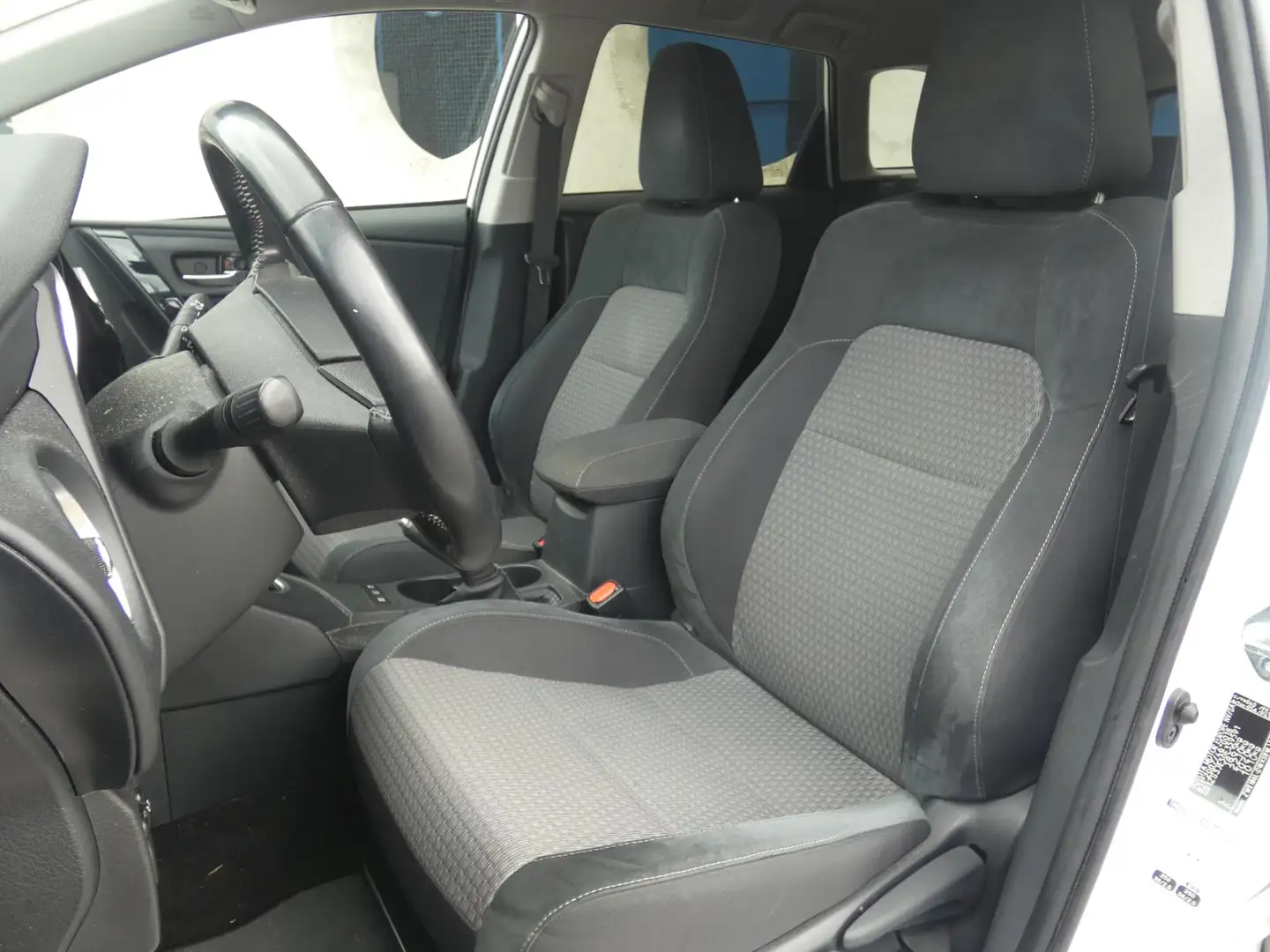 Toyota Auris Touring Sports 1.8 Hybrid Dynamic Go | NAVIGATIE | Wit - 2