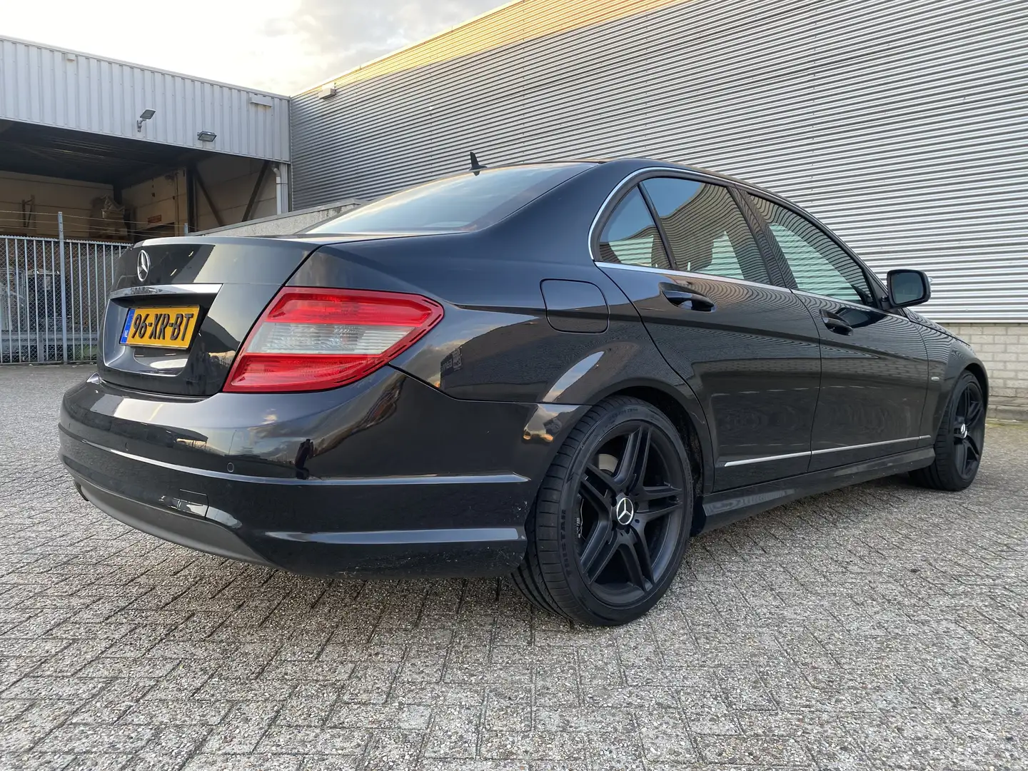 Mercedes-Benz C 200 K Avantgarde Zwart - 2