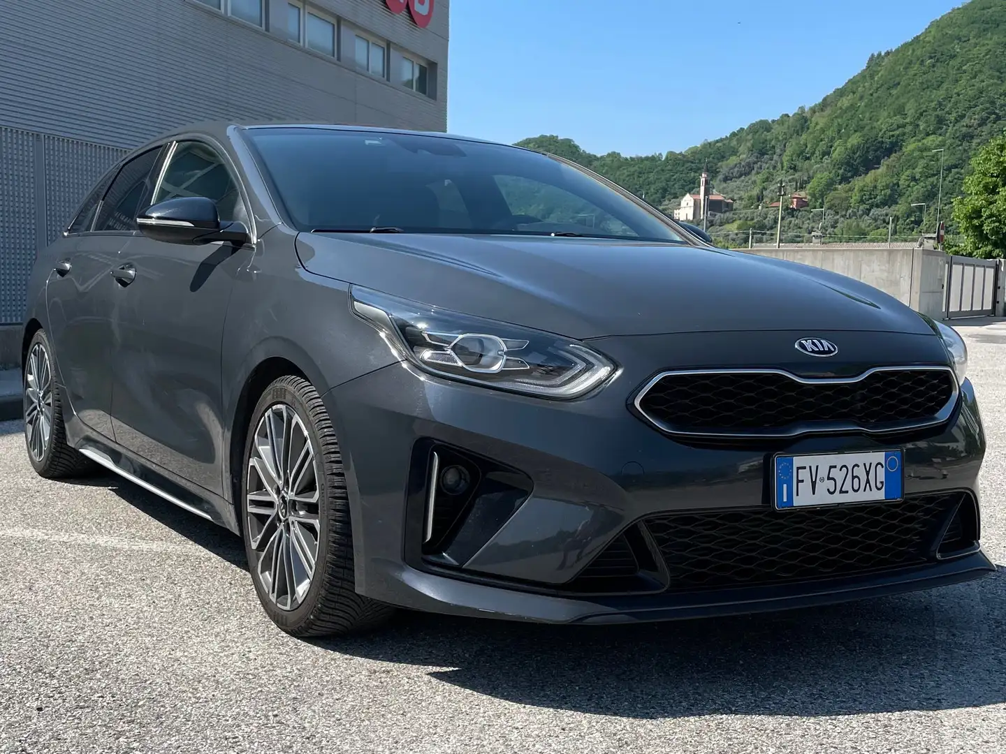 Kia ProCeed / pro_cee'd 1.6 CRDI DCT Šedá - 2