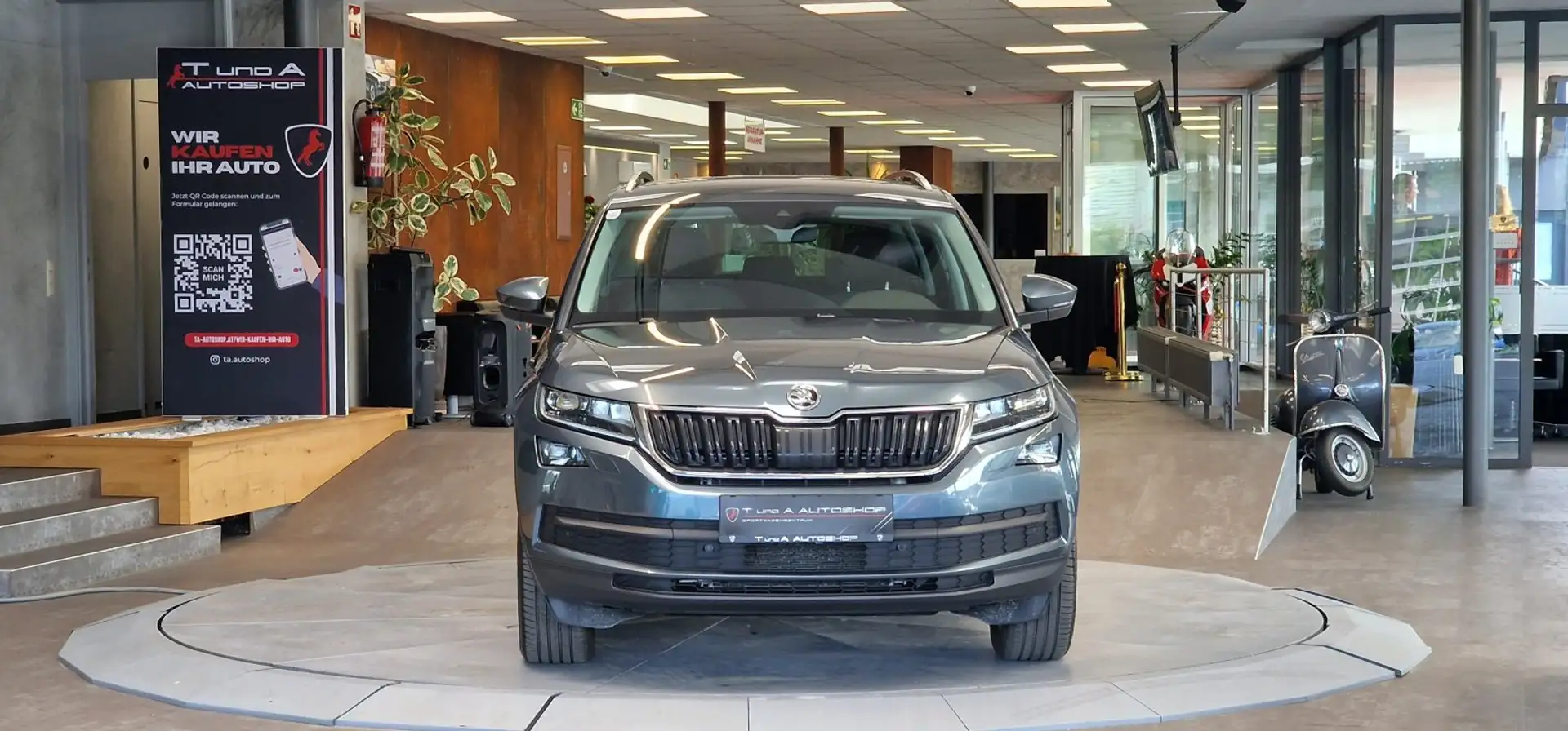 Skoda Kodiaq 2.0 TSI 4x4 Style DSG *Kamera*Relax-Paket*Navi*Dac Grau - 2
