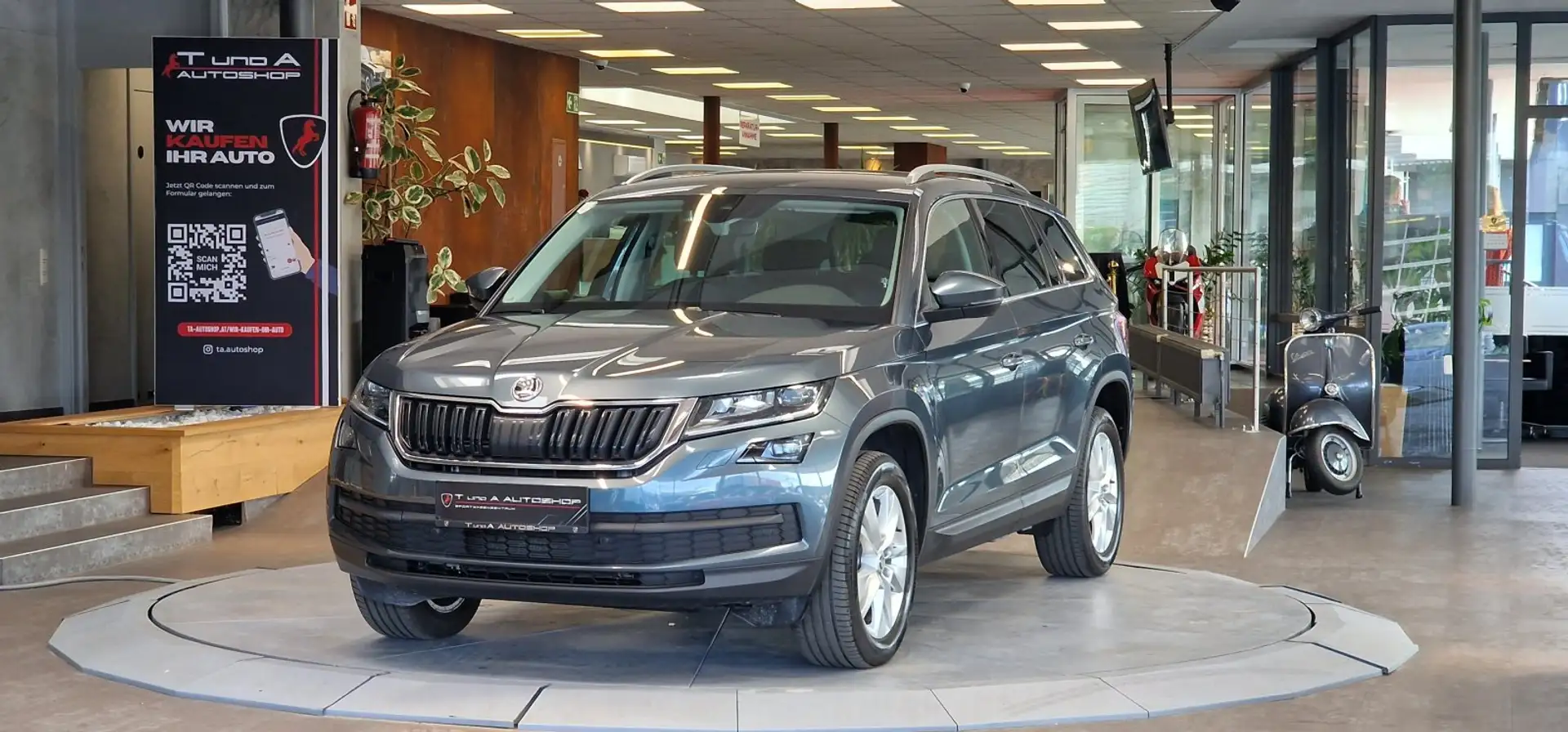 Skoda Kodiaq 2.0 TSI 4x4 Style DSG *Kamera*Relax-Paket*Navi*Dac Grau - 1