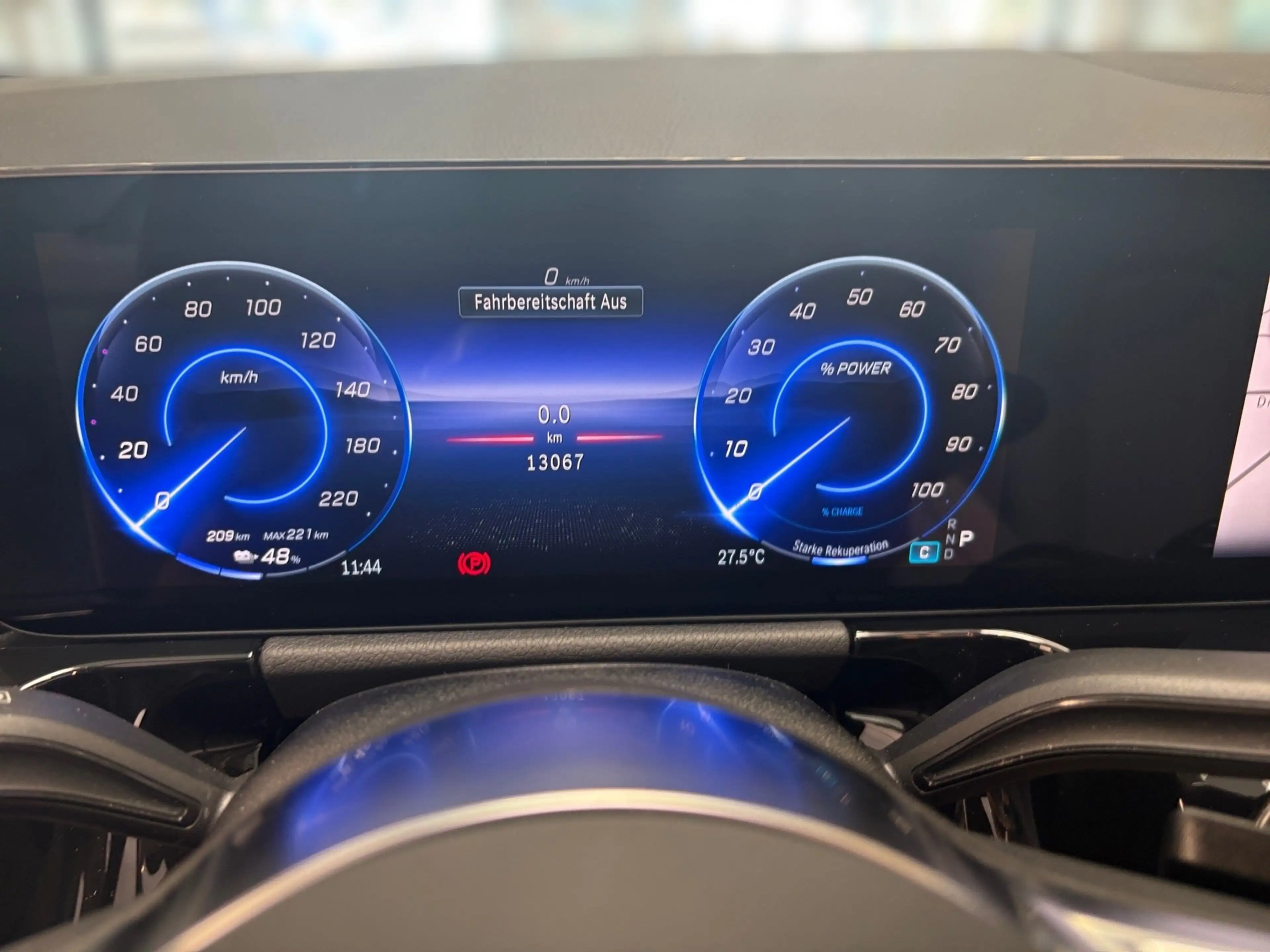 Mercedes-Benz EQA 300 4M AMG 19 ZOLL LMR PANO SD DISTRONIC — photo 13