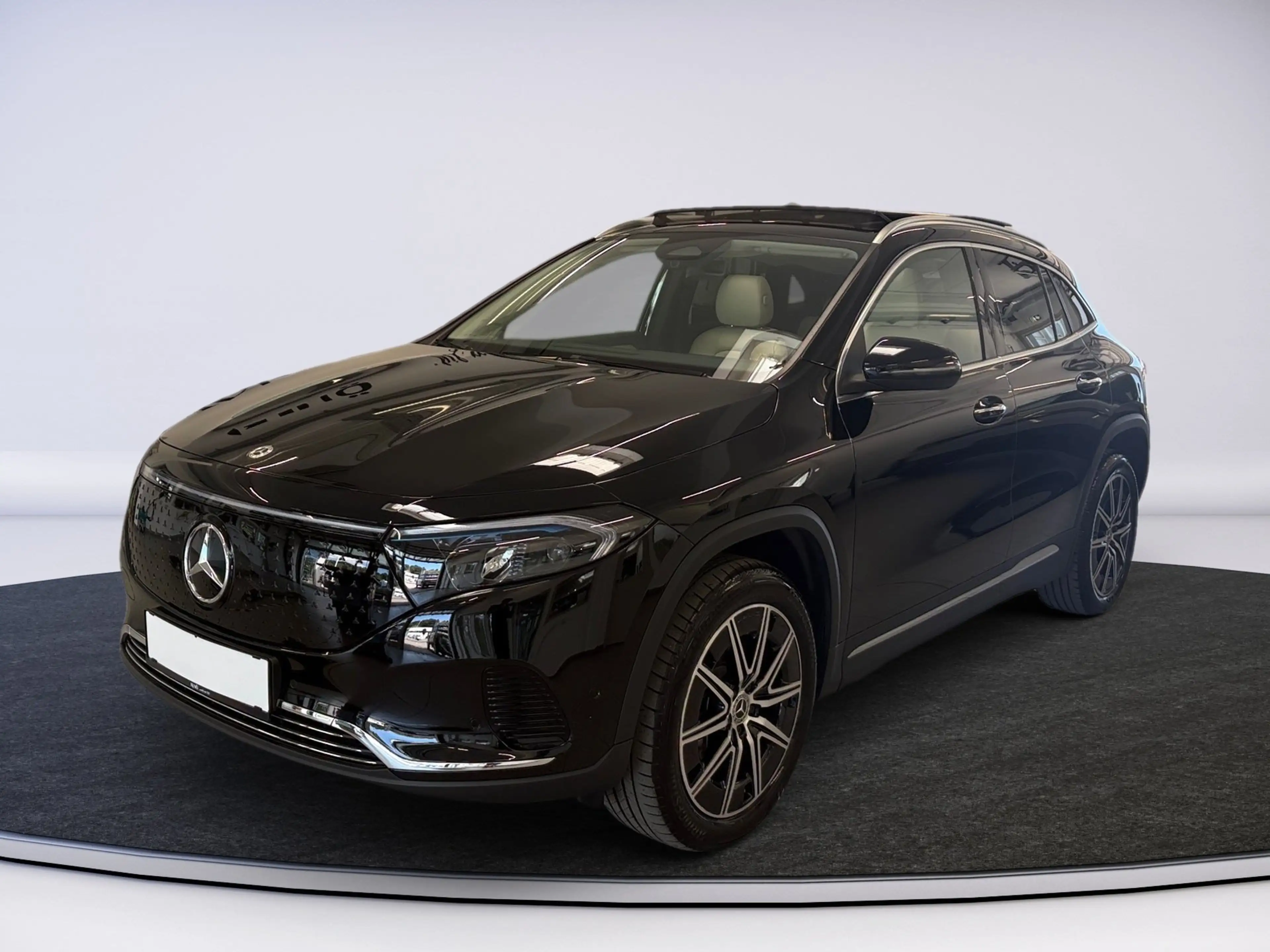 Mercedes-Benz EQA 300 4M AMG 19 ZOLL LMR PANO SD DISTRONIC — photo 2