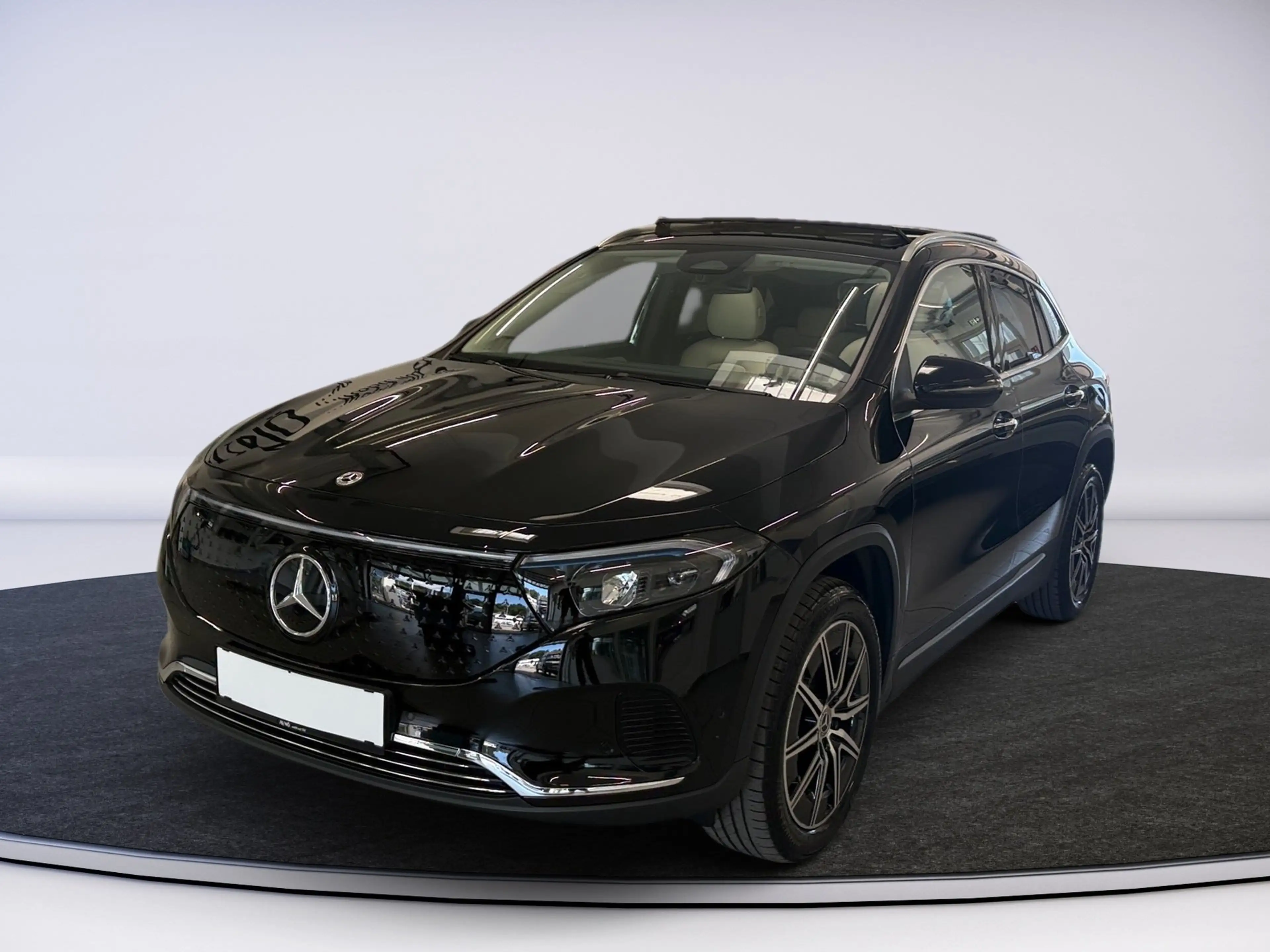 Mercedes-Benz EQA 300 4M AMG 19 ZOLL LMR PANO SD DISTRONIC — photo 3