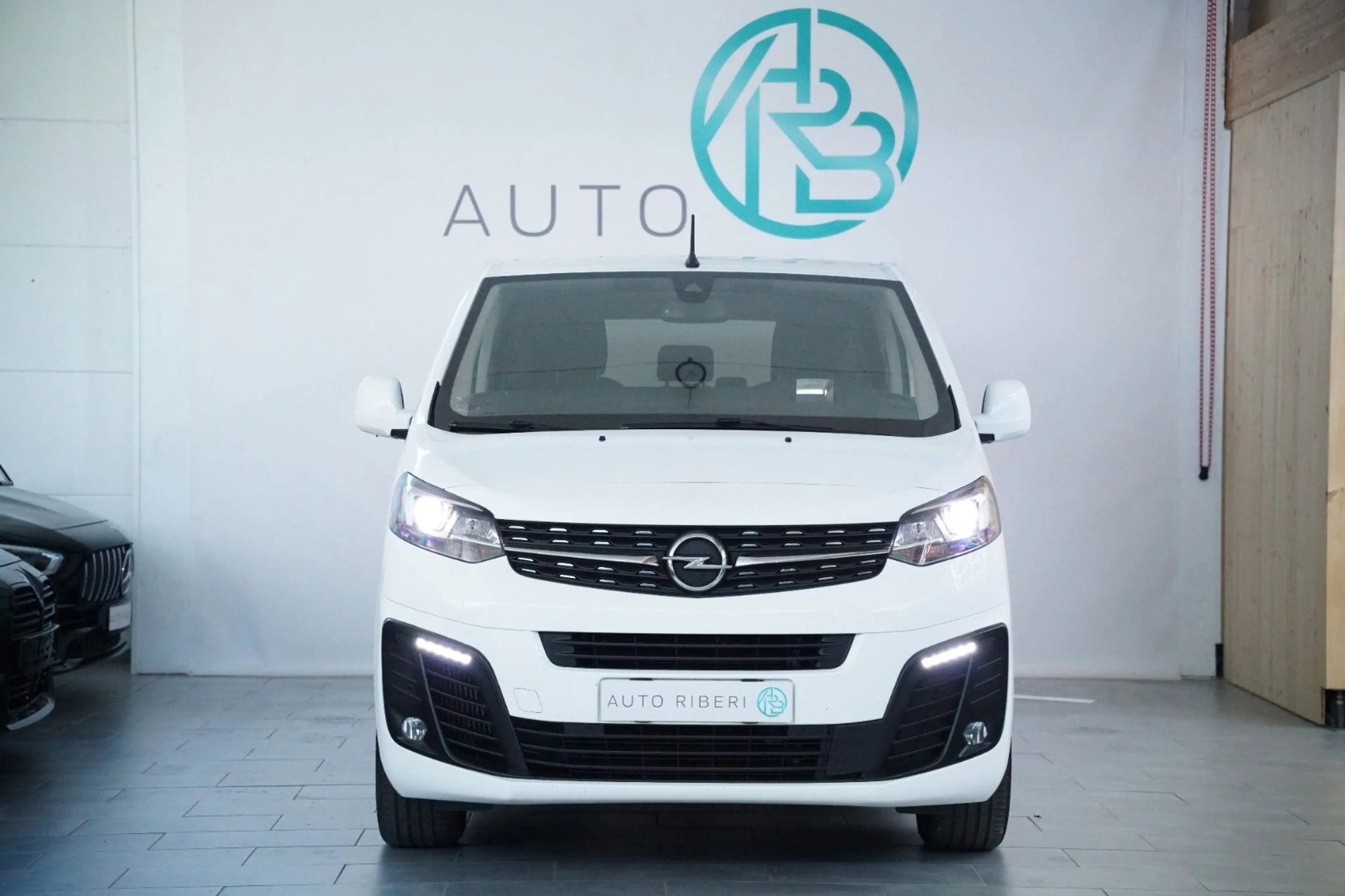 Opel Zafira Life Edition M*6-Sitze*SHZ*HUD* — photo 2