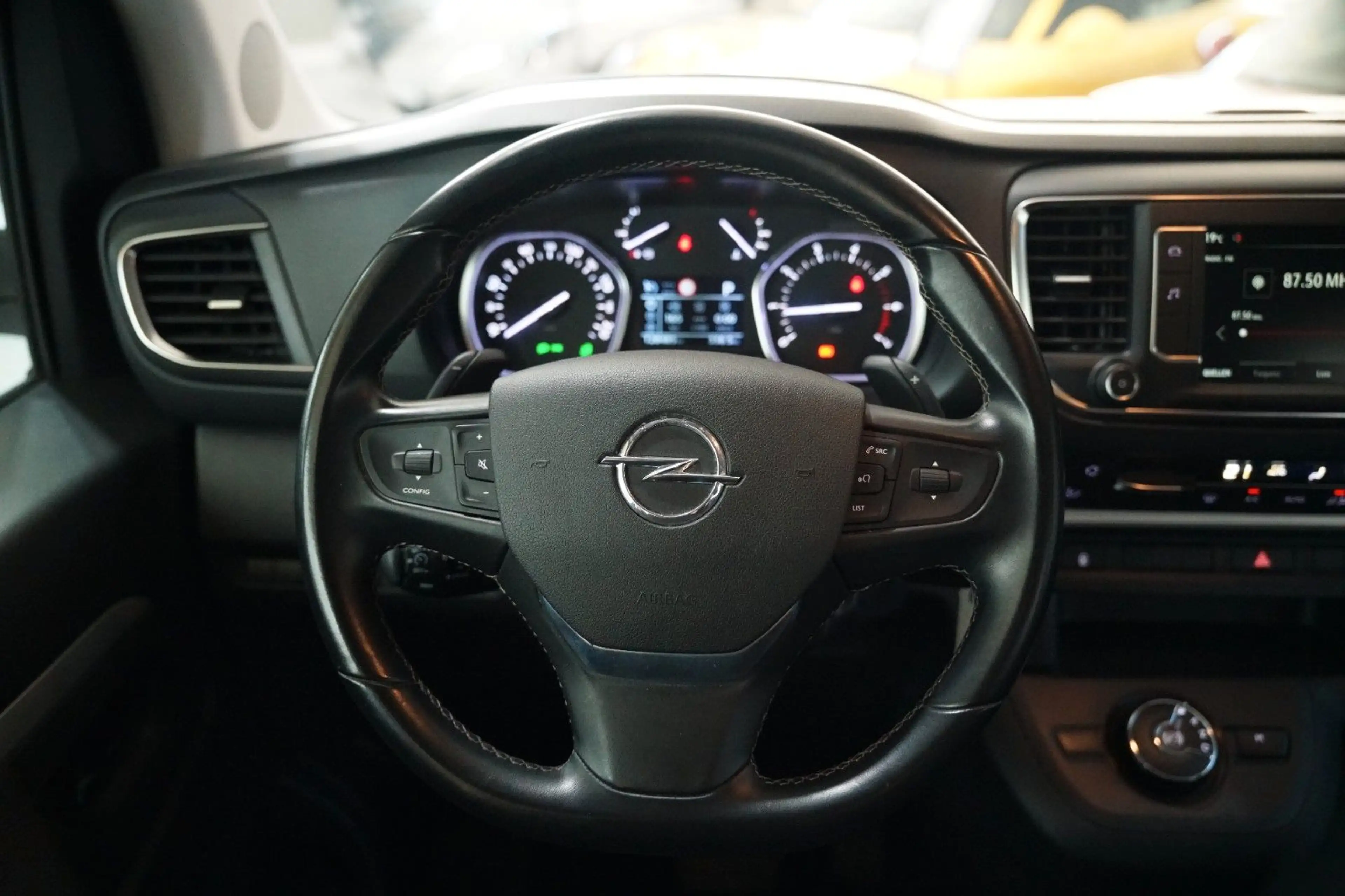 Opel Zafira Life Edition M*6-Sitze*SHZ*HUD* — photo 22