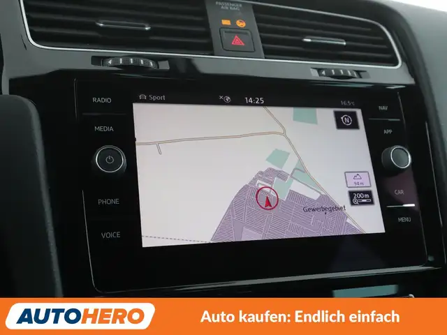 Volkswagen Golf view 21