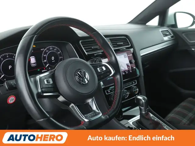 Volkswagen Golf view 11
