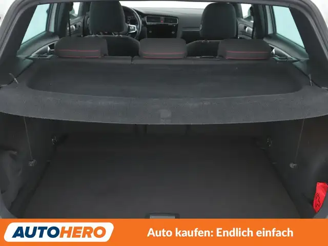 Volkswagen Golf view 17