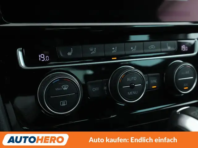 Volkswagen Golf view 24