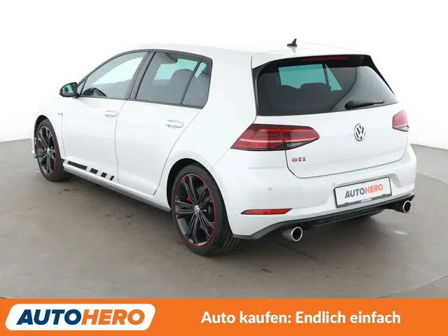 Volkswagen Golf view 4