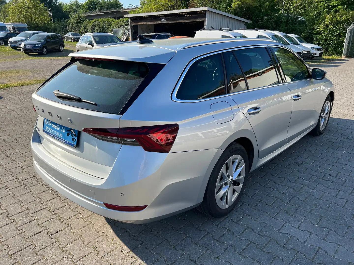 Skoda Octavia Combi Style 1.5 TGI CNG Erdgas LED AHK Head up ... Silber - 2