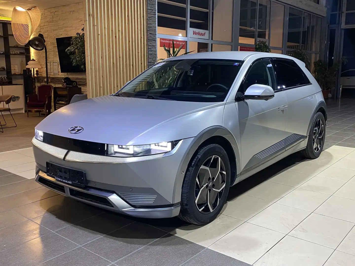 Hyundai IONIQ 5 Uniq BOSE HUD Navi NSCC R.Cam BLIS LED Gold - 1