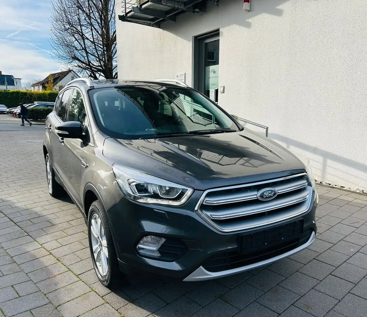 Ford Kuga Trend Grau - 2