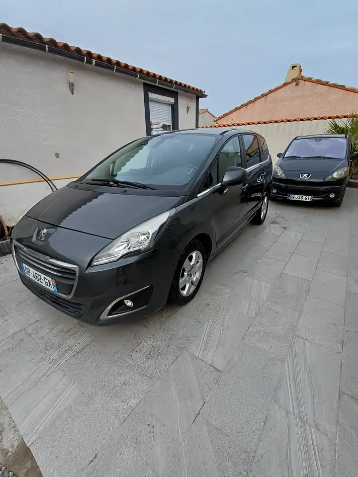 Peugeot 5008 1.6 e-HDi 115ch FAP ETG6 BLUE LION Busin