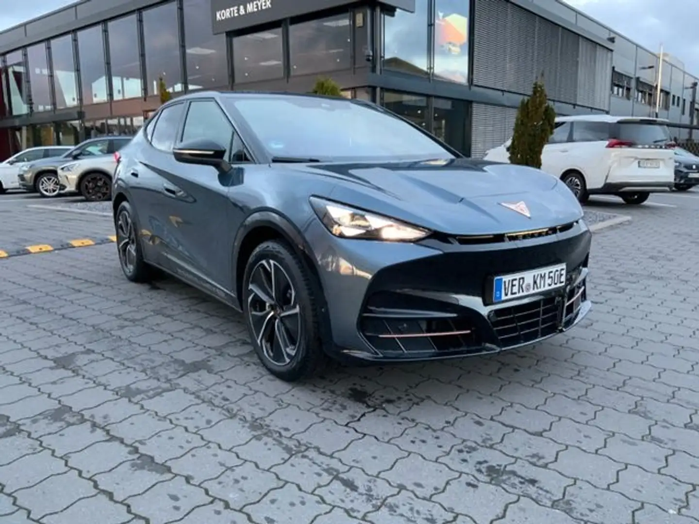 CUPRA Tavascan VZ 77kWh 4Drive+ACC+LED+Sitzhzg+Navi Blau - 2