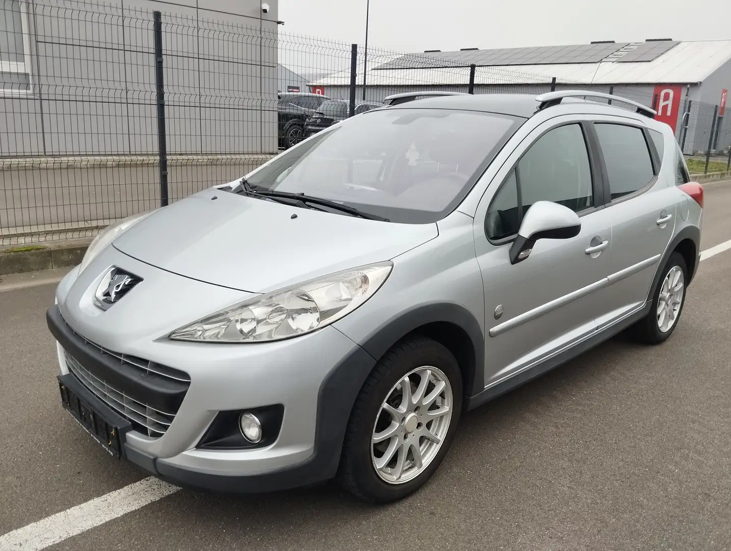 Peugeot 207 SW Outdoor 1.6 HDi Sporty Grijs - 1