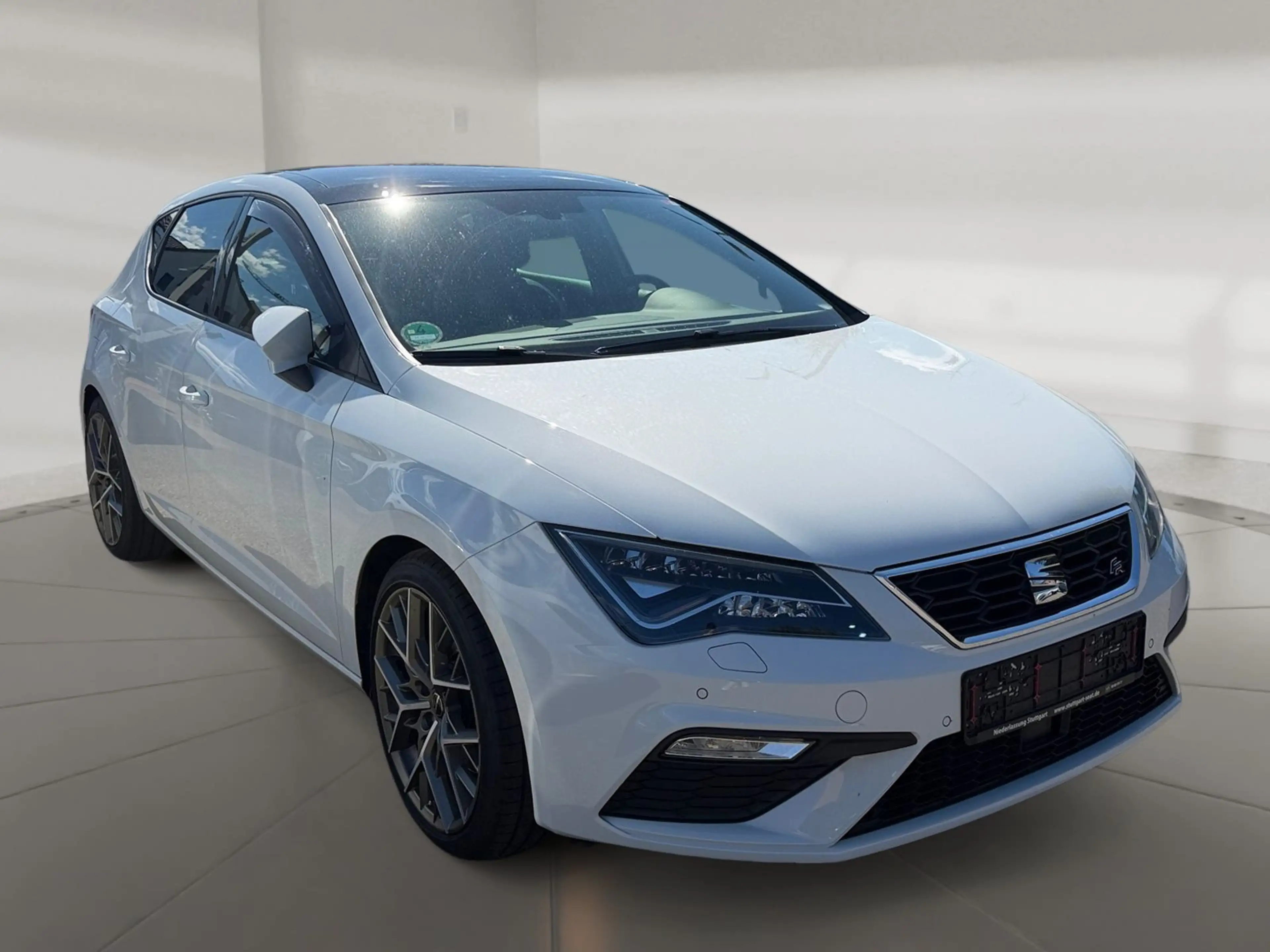 SEAT Leon FR 2.0 TSI LED/Navi/Pano/DAB/uvm. — photo 4