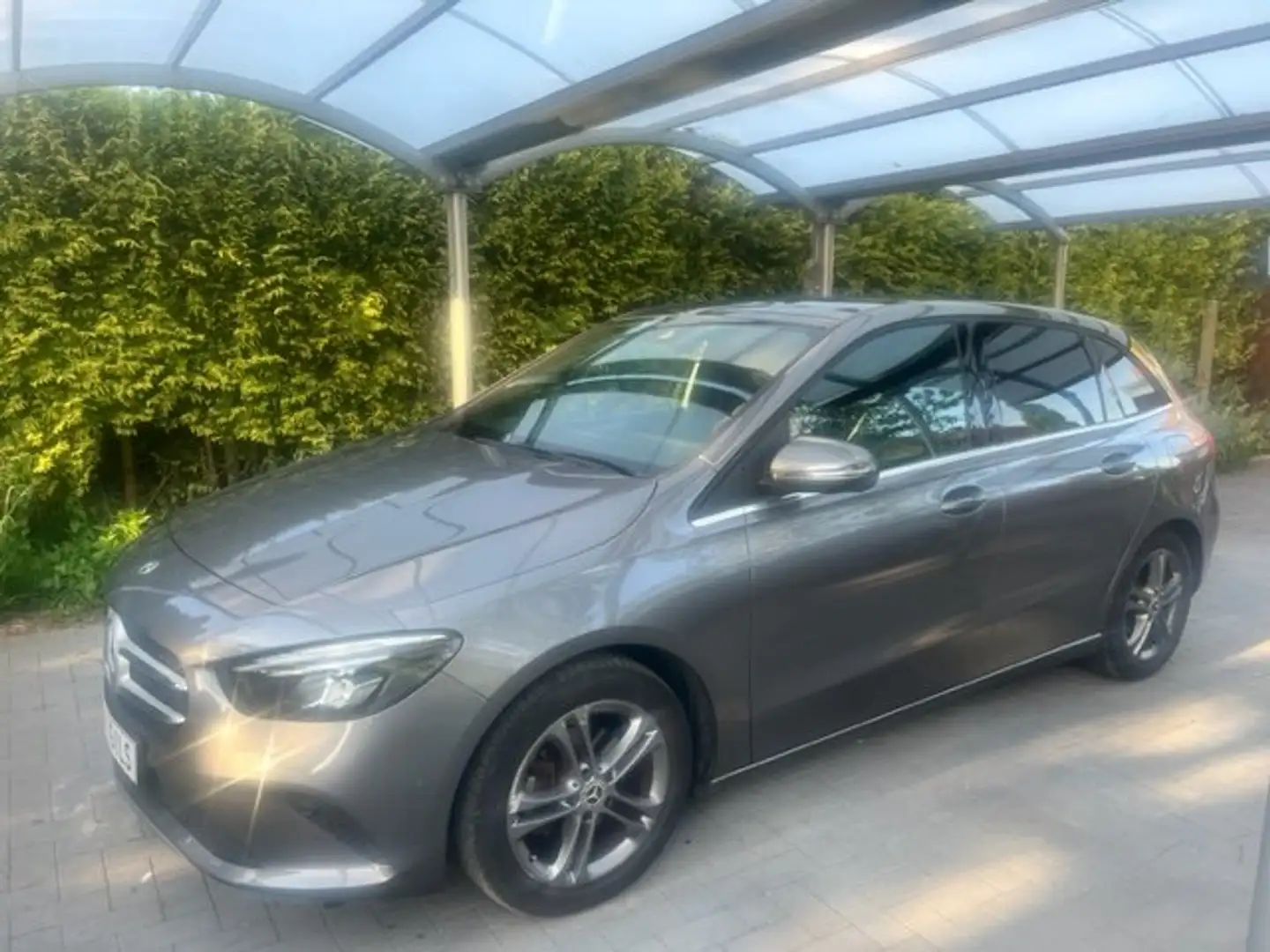 Mercedes-Benz B 180 d Launch Edition,pano dak,62002 km,Wegklapbare T Gris - 1