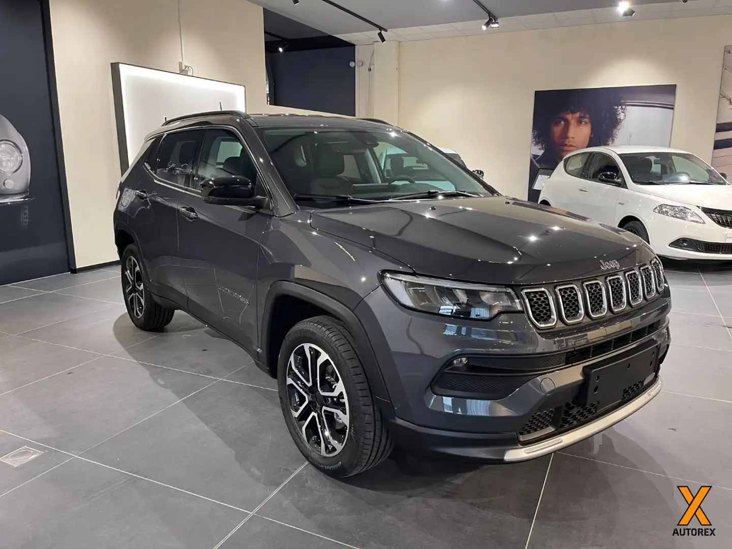Jeep Compass 1.5 Turbo T4 130 CV MHEV 2WD Altitude Gris - 1