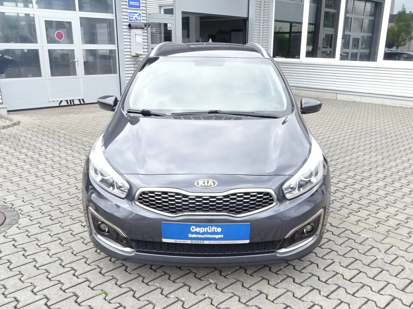 Kia Ceed / cee'd 1.6 GDI SW ISG Spirit Navi Kamera Klimaautomatik Grau - 2