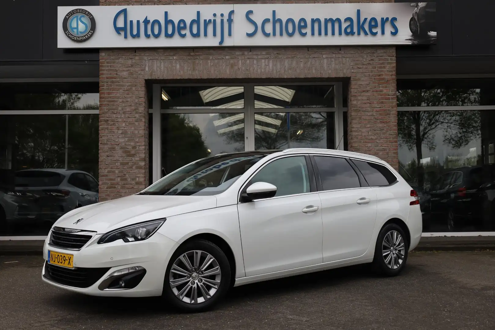 Peugeot 308 SW 1.2 PureTech Allure CAMERA NAVI PANO DAB 2xPDC Blanc - 1