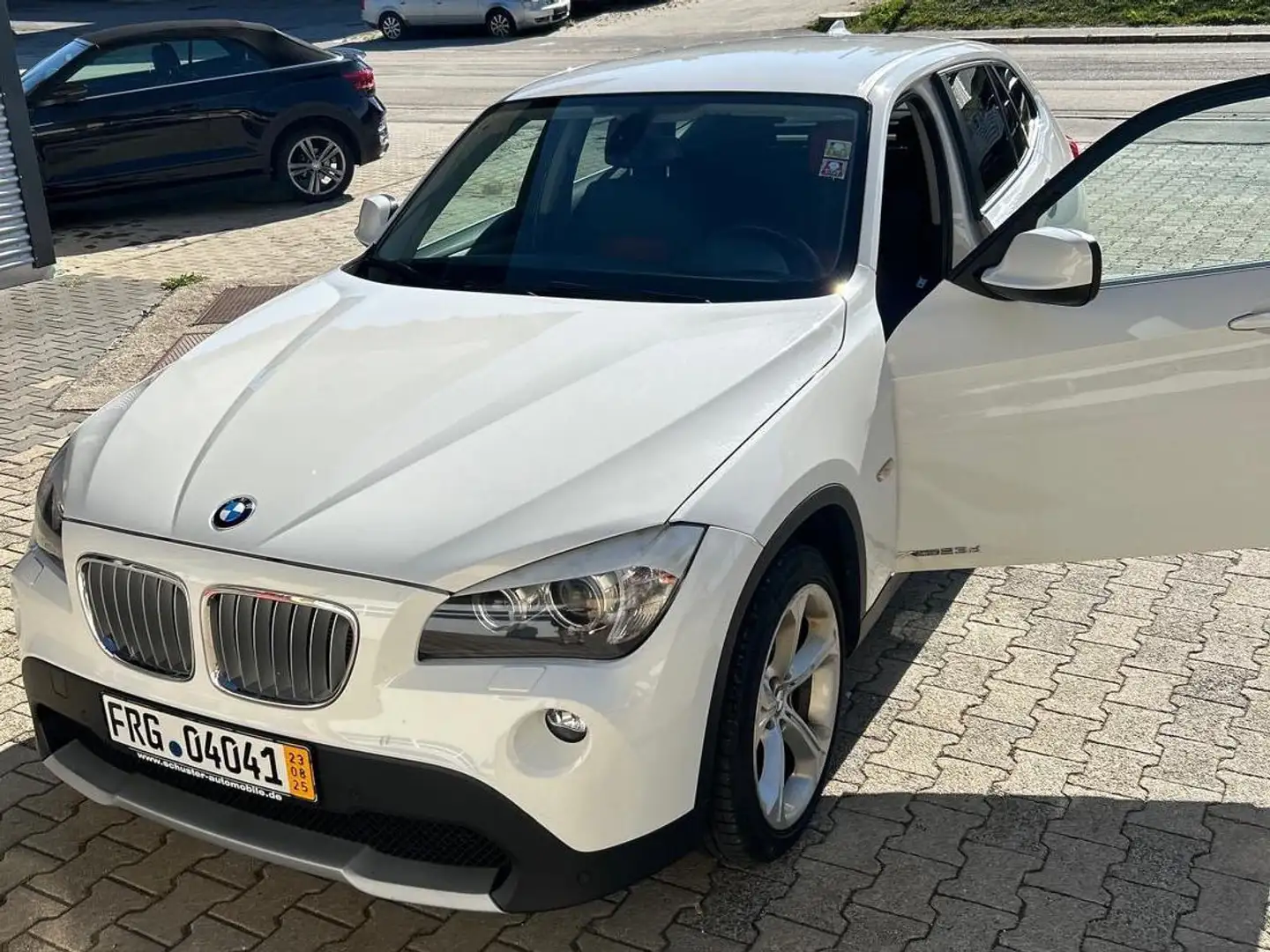 BMW X1 X1 xDrive23d Aut. Bílá - 1