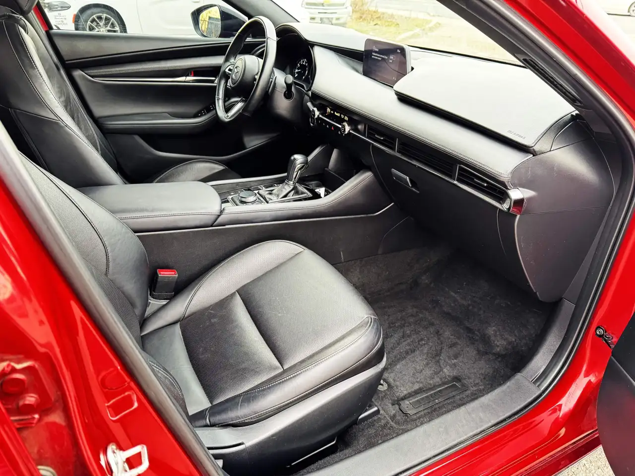 Mazda 3 снимка Mazda 3