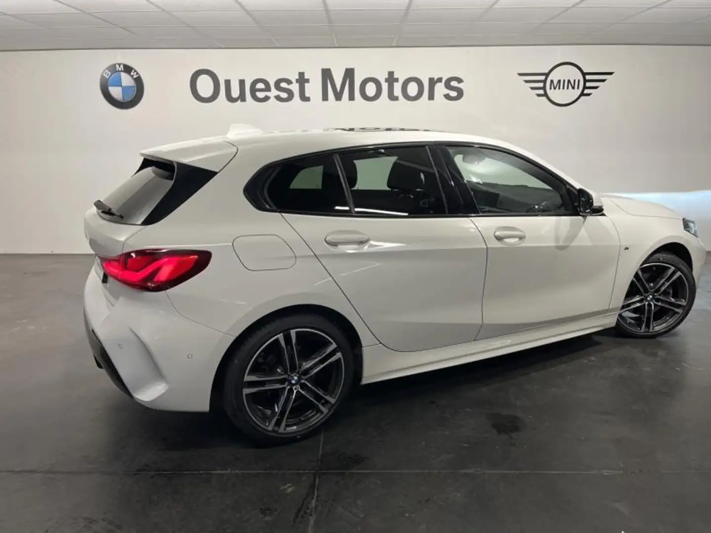 BMW 116 116dA 116ch M Sport DKG7 Blanc - 2