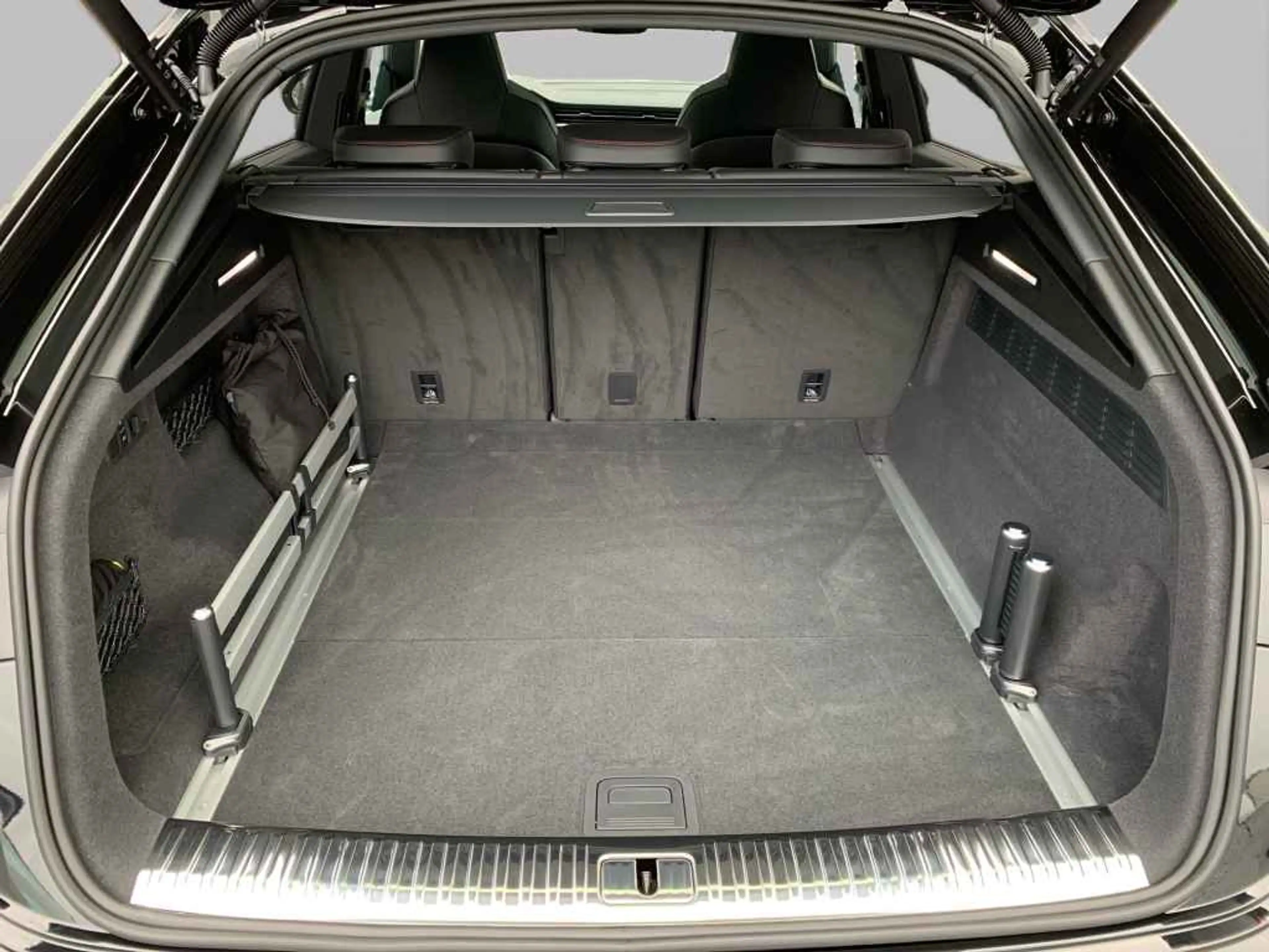 Audi RS Q8 ALLRADL*NACHT*LUFT*STDHZ*B&O*MASSAGE*360 — photo 8