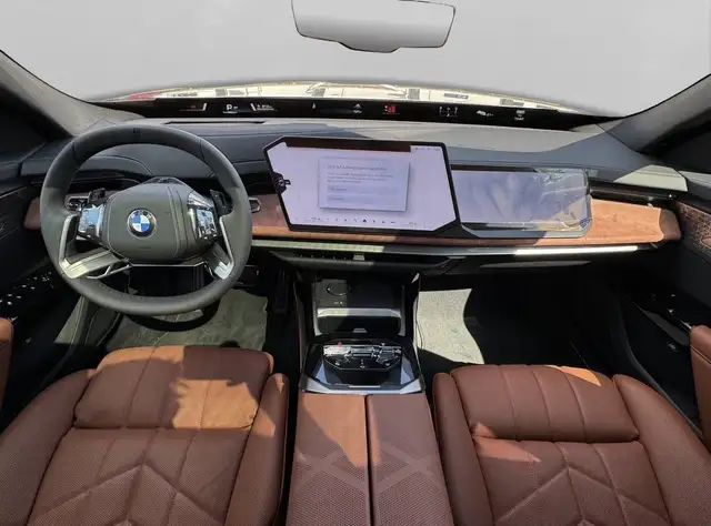 BMW 7 Series view 19