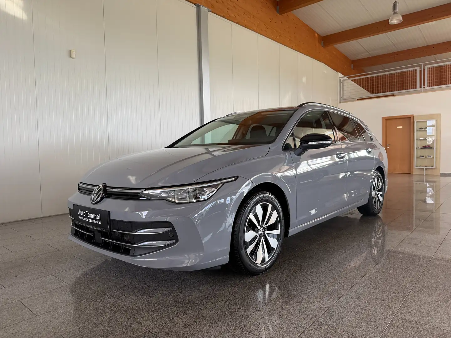 Volkswagen Golf Variant 1.5 eTSI 110 kW Goal DSG Grau - 2